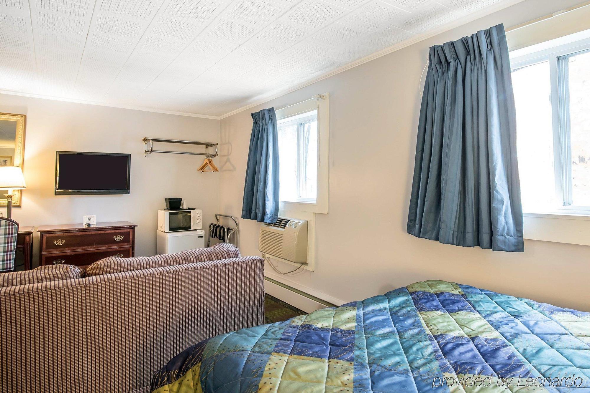 Royal Inn Claremont Extérieur photo