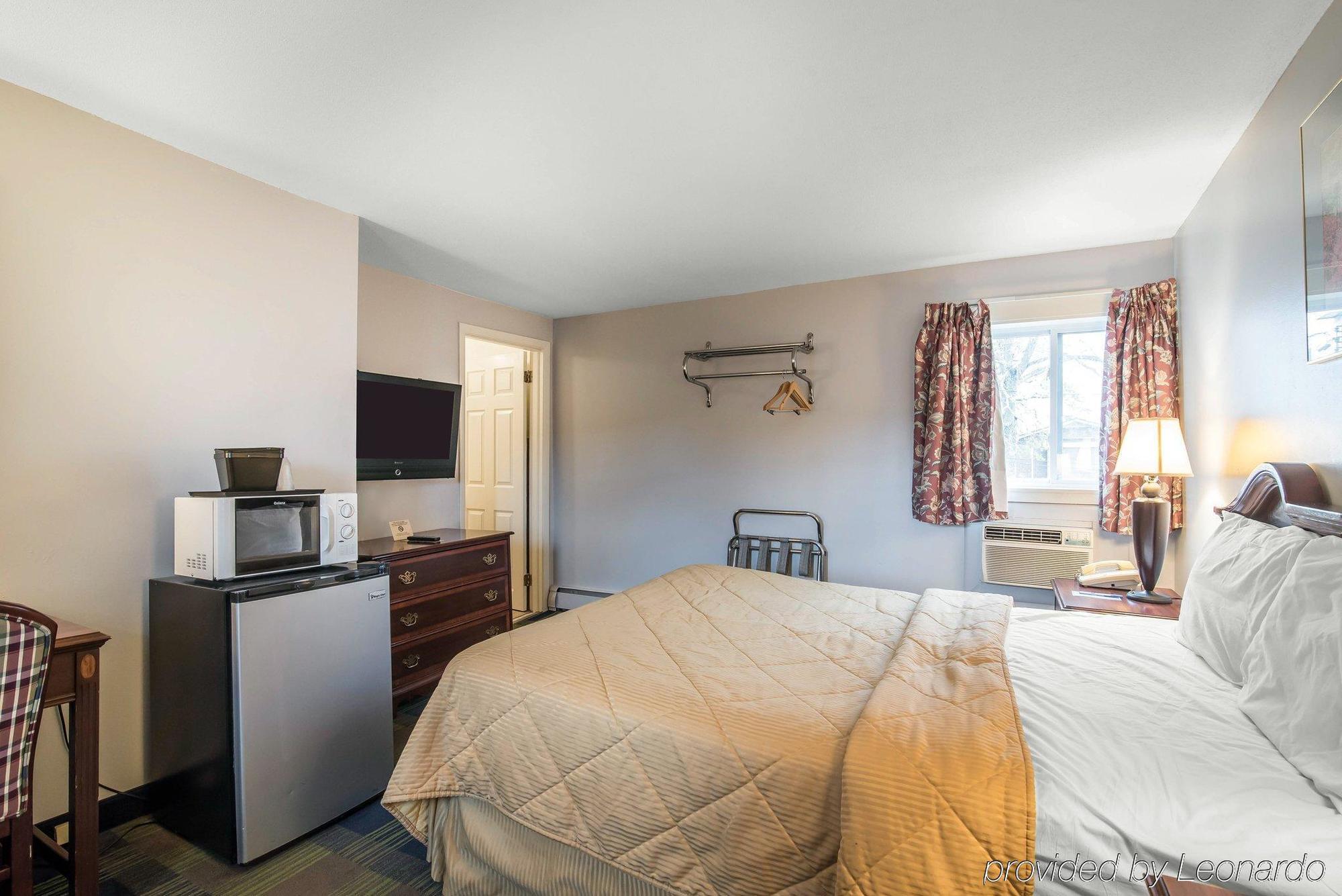 Royal Inn Claremont Extérieur photo