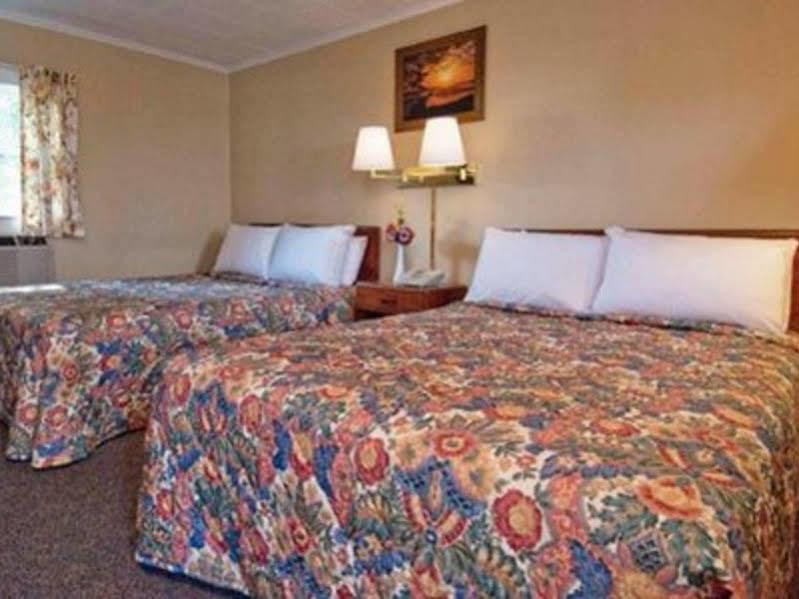 Royal Inn Claremont Extérieur photo