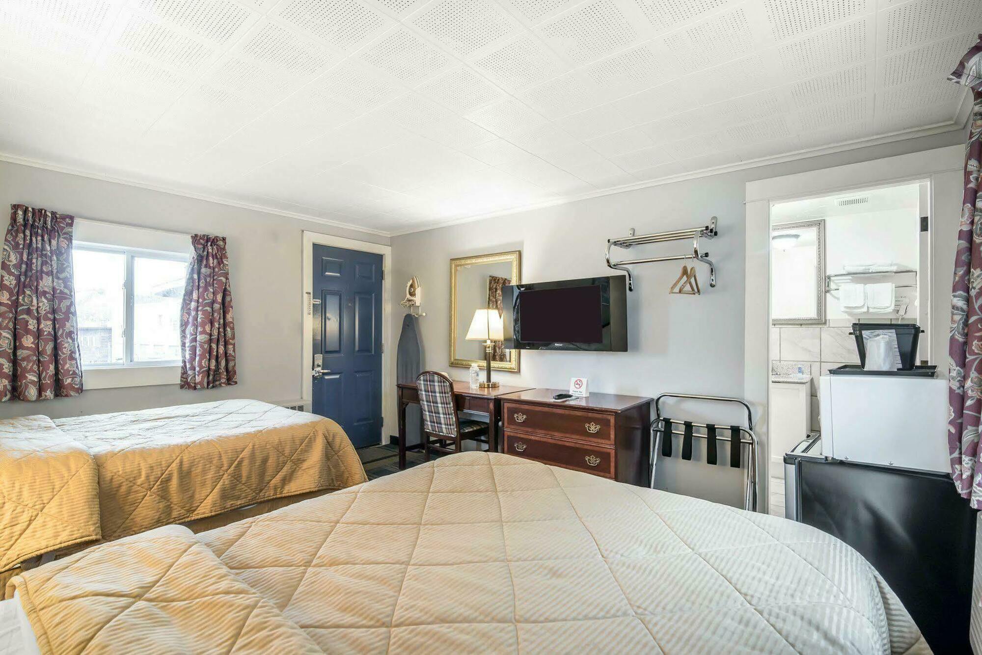 Royal Inn Claremont Extérieur photo